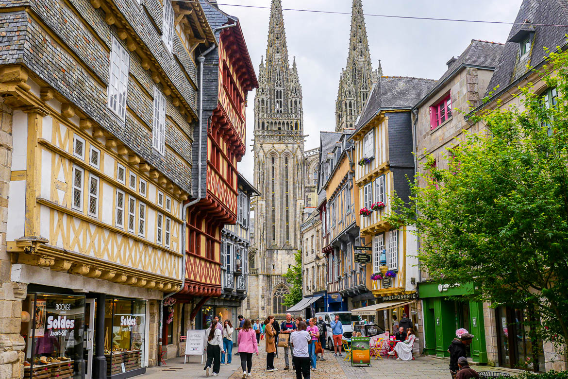 Rue commerçante du centre historique